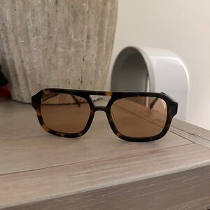 VEHLA DIXIE SUNGLASSES